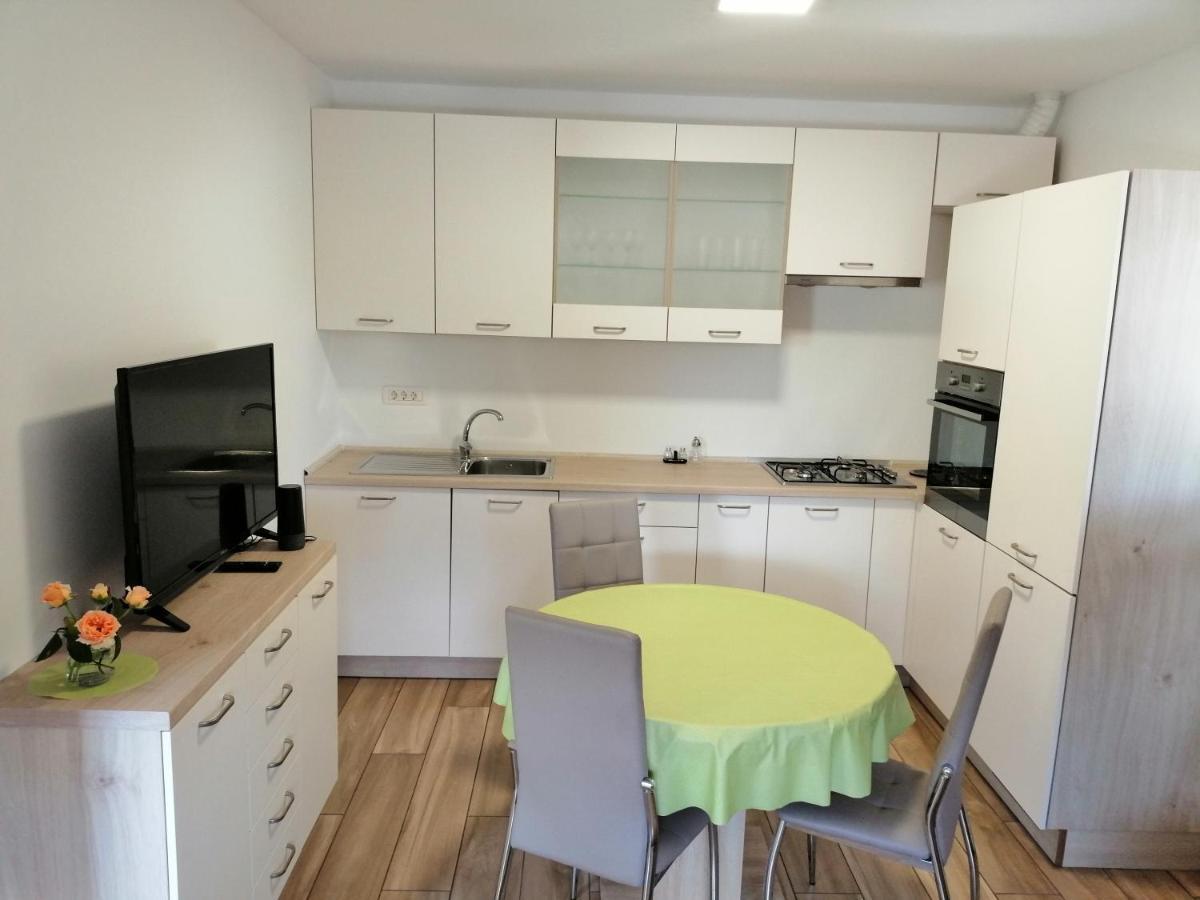 Appartement Deno à Podgrad  Extérieur photo